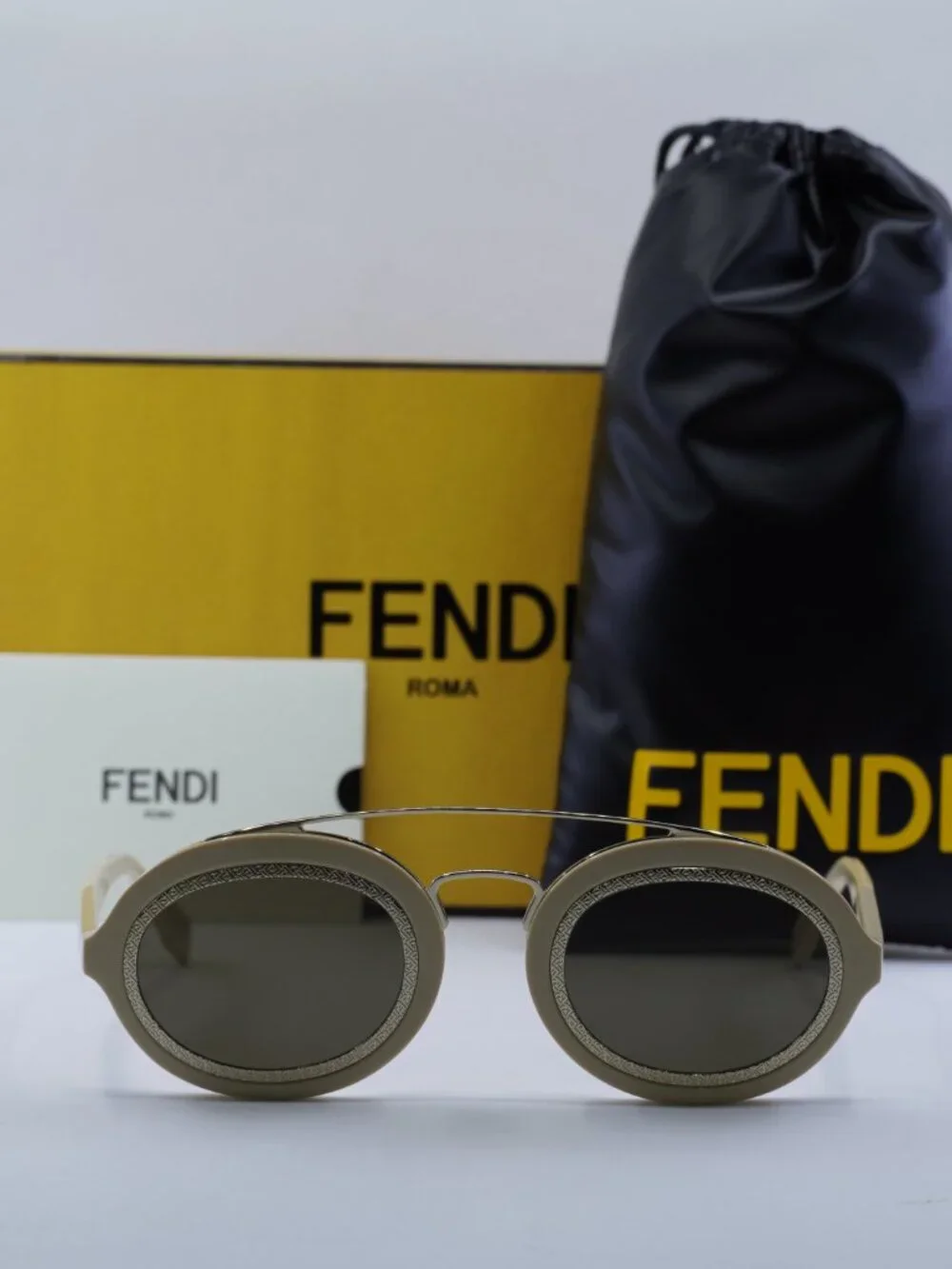 Fendi FE40094I 25E Oval Sunglasses - Ivory/Gold / Brown